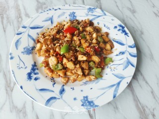 火麻仁虾仁炒菱角的做法步骤：8