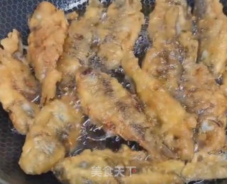 干炸小鲫鱼的做法步骤：5