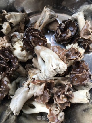 巴楚菌炖鸽子的做法步骤：10