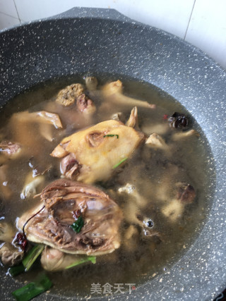 巴楚菌炖鸽子的做法步骤：16