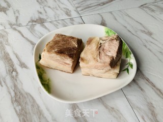 家庭版火麻仁蒜泥白肉的做法步骤：3