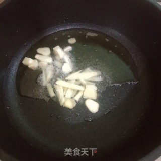青椒焖鲩鱼的做法步骤：4