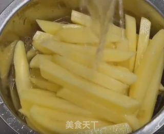 秘制薯条的做法步骤：1