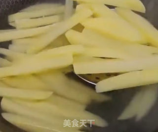 秘制薯条的做法步骤：2