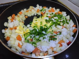 萝卜炒饭的做法步骤：8