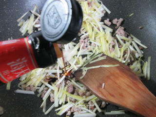 肉末炒韭菜芽的做法步骤：6