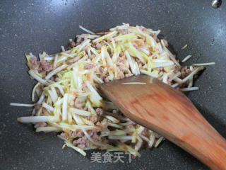 肉末炒韭菜芽的做法步骤：7