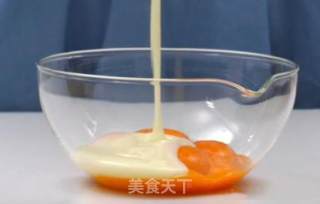 堪比KFC蛋挞~又酥又嫩滑的自制蛋挞的做法步骤：2