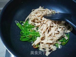 炝拌豆腐丝的做法步骤：5