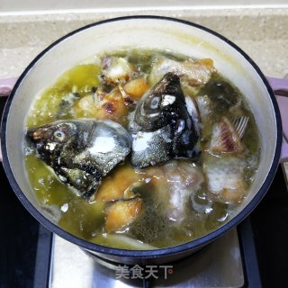酸菜鱼头的做法步骤：7