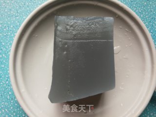 蒜泥拌红薯凉粉的做法步骤：1