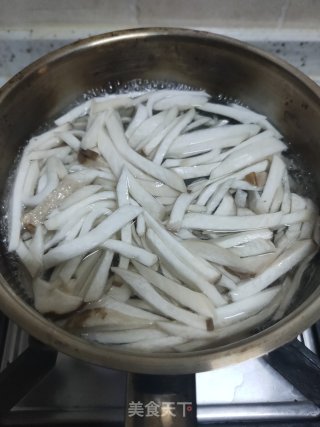 紫甘蓝炒杏鲍菇的做法步骤：4