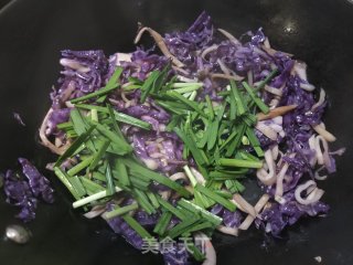 紫甘蓝炒杏鲍菇的做法步骤：9