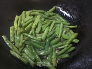 蒜末豆角的做法步骤：10