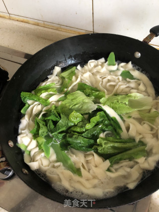 肥肠刀削面的做法步骤：4