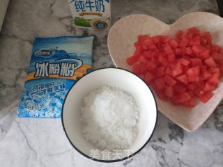 西瓜布丁的做法步骤：1