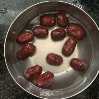 苹果鲫鱼汤的做法步骤：3