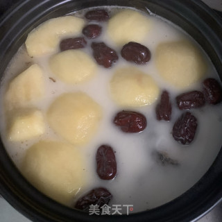 苹果鲫鱼汤的做法步骤：12