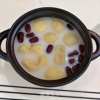 苹果鲫鱼汤的做法步骤：13