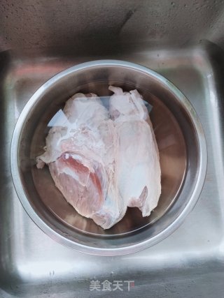 卤牛腱子肉的做法步骤：1