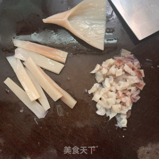 干鱿蒸肉饼的做法步骤：2