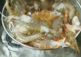 炒大虾的做法步骤：1