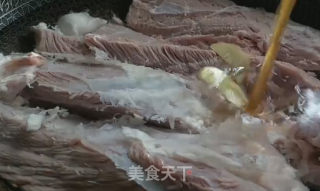 牛肉米粉汤的做法步骤：1