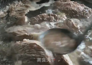 牛肉米粉汤的做法步骤：2