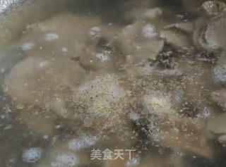 牛肉米粉汤的做法步骤：7