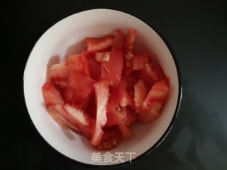 西红柿手擀面的做法步骤：2