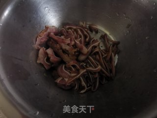 拌猪耳拌黄瓜的做法步骤：2