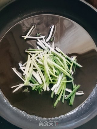 葱油面的做法步骤：2