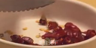 西兰花炒腊肉的做法步骤：5