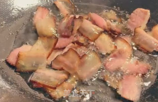 西兰花炒腊肉的做法步骤：6