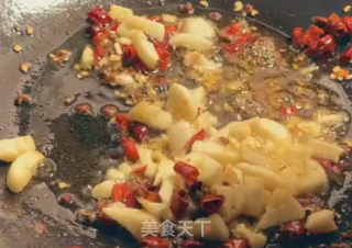 西兰花炒腊肉的做法步骤：7