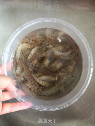 馋哭隔壁小孩的咖喱大虾的做法步骤：1
