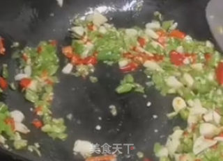 双椒炒虾皮的做法步骤：4