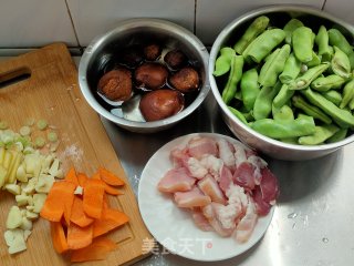 五花肉炖油豆的做法步骤：1
