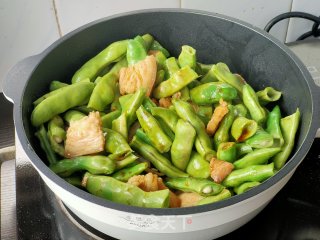 五花肉炖油豆的做法步骤：4