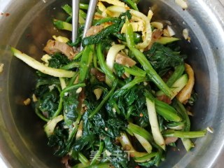 牛肉凉拌菠菜的做法步骤：5