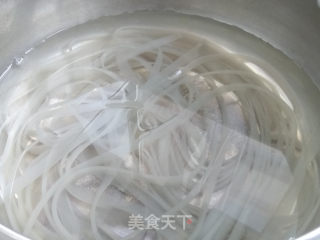 油菜鸡蛋馅煎饺的做法步骤：2