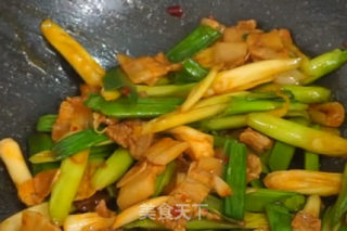 蒜苗炒肉的做法步骤：5