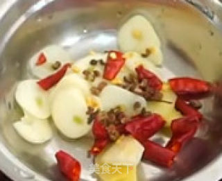 杂蔬鸡丁的做法步骤：2