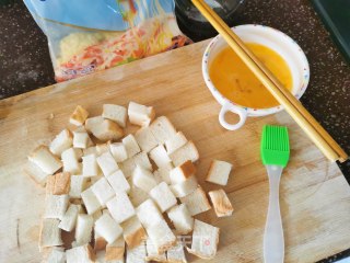 吐司鸡蛋饼的做法步骤：1