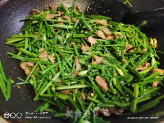 韭苔炒牛肉的做法步骤：5