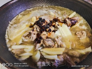 嫩姜啤酒焖鸭的做法步骤：4