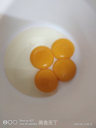 紫薯戚风蛋糕的做法步骤：2