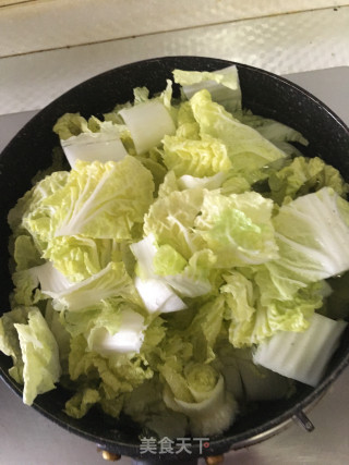 海鲜菇娃娃菜鱼面筋汤的做法步骤：4