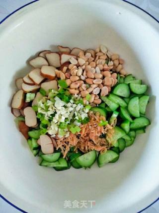 素肠花生米拌黄瓜的做法步骤：4