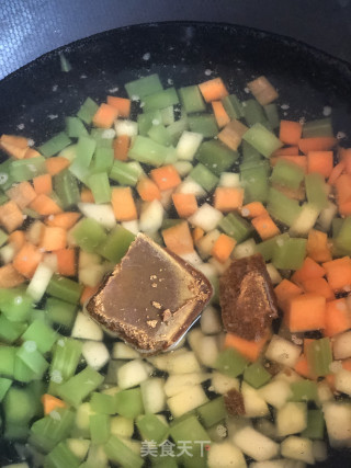 鸡肉咖喱的做法步骤：3
